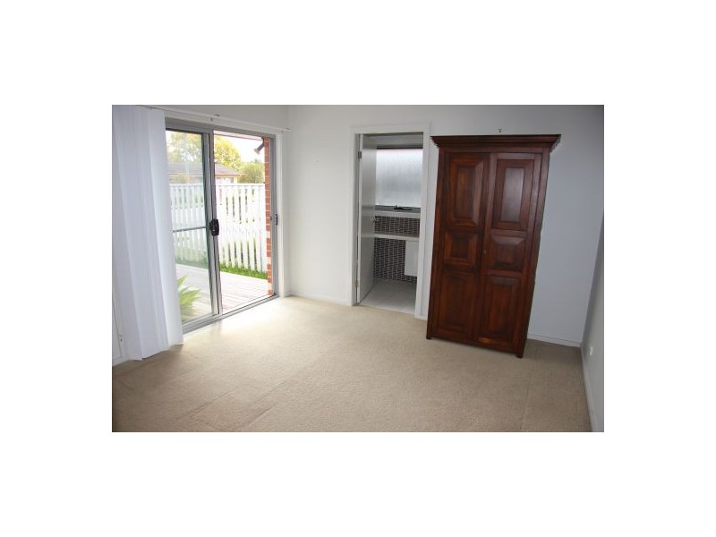 2 B Lake Street, Warners Bay NSW 2282