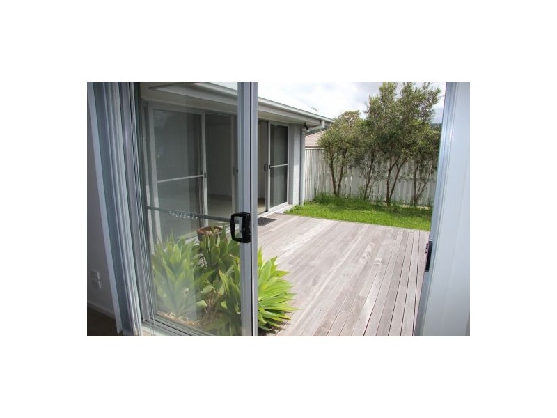 2 B Lake Street, Warners Bay NSW 2282