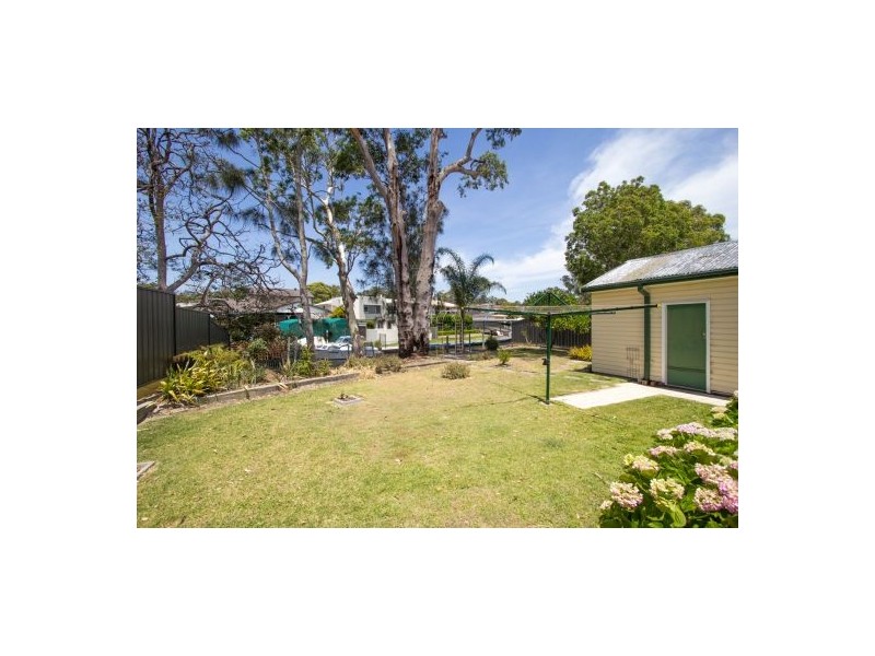 23 St Johns Drive, Croudace Bay NSW 2280