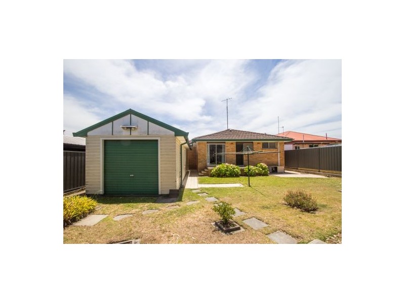 23 St Johns Drive, Croudace Bay NSW 2280