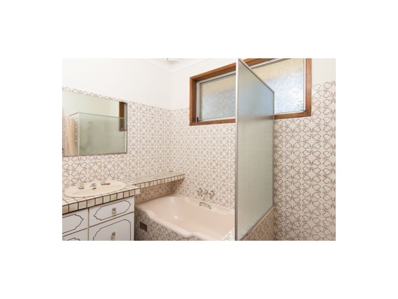 23 St Johns Drive, Croudace Bay NSW 2280