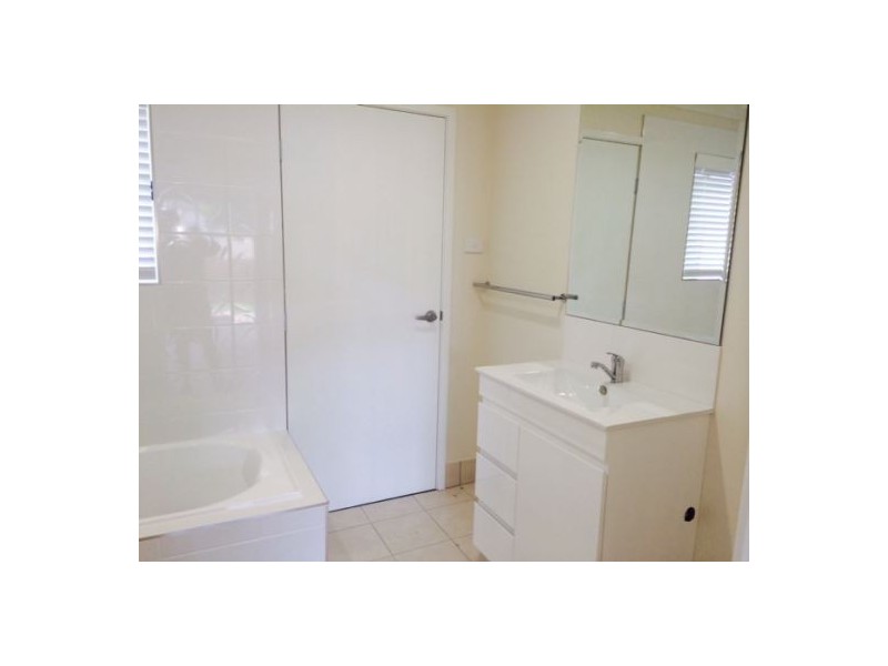 5a Henry Street, Belmont NSW 2280