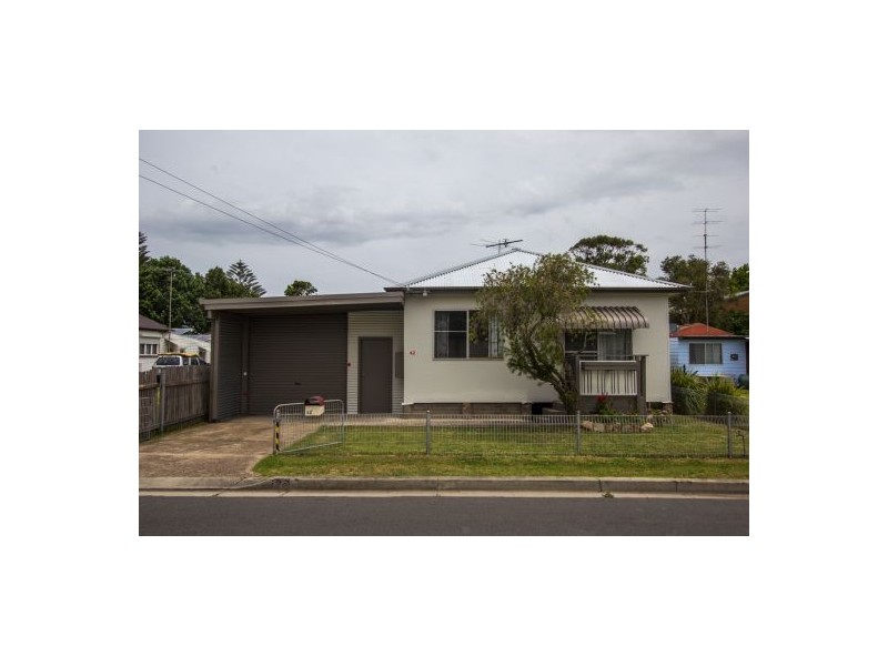 42 Emily Street, Marks Point NSW 2280