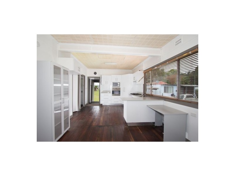 42 Emily Street, Marks Point NSW 2280