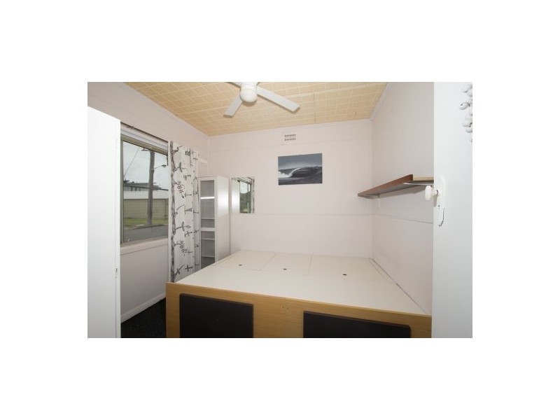 42 Emily Street, Marks Point NSW 2280