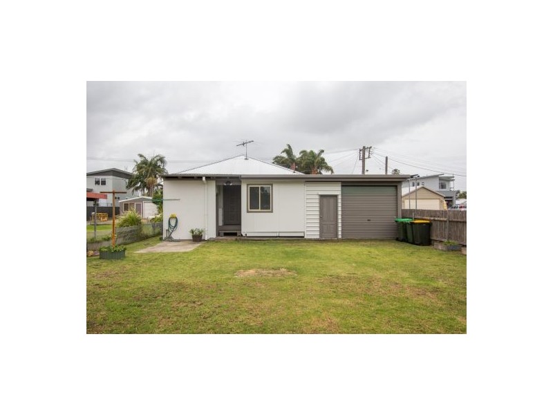 42 Emily Street, Marks Point NSW 2280