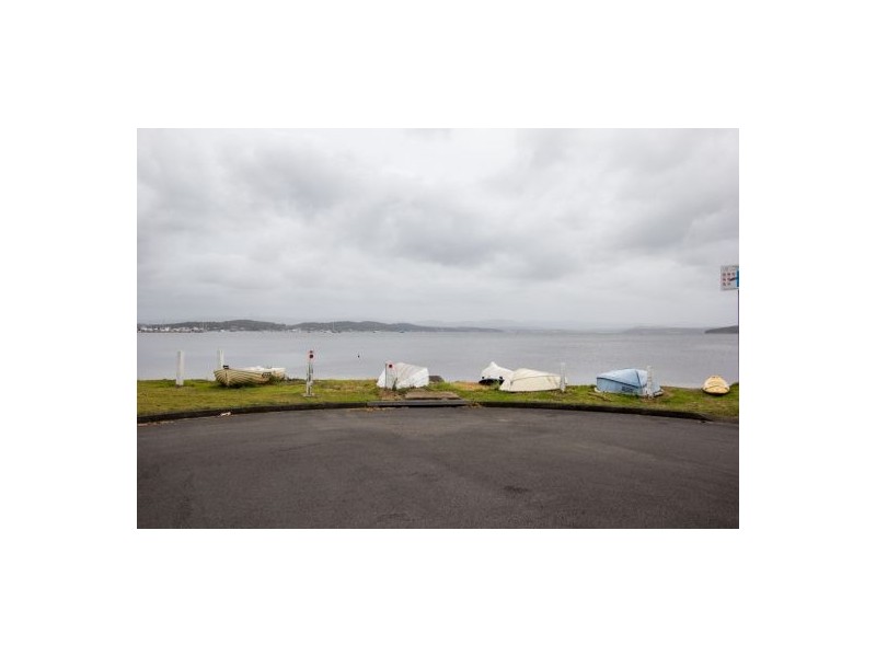 42 Emily Street, Marks Point NSW 2280