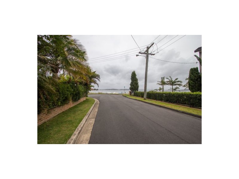 42 Emily Street, Marks Point NSW 2280