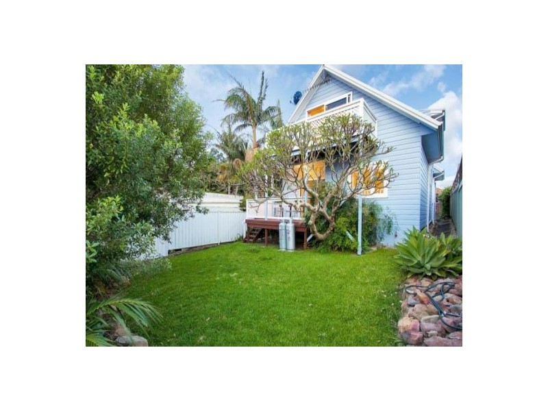 25 Walter Street, Belmont NSW 2280