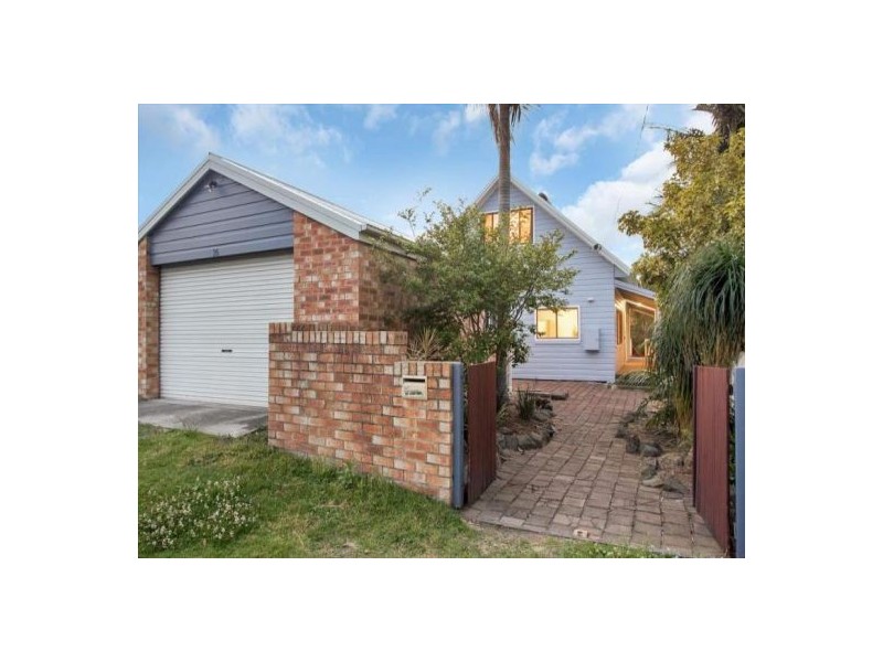25 Walter Street, Belmont NSW 2280