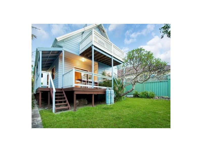 25 Walter Street, Belmont NSW 2280