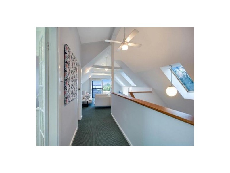 25 Walter Street, Belmont NSW 2280