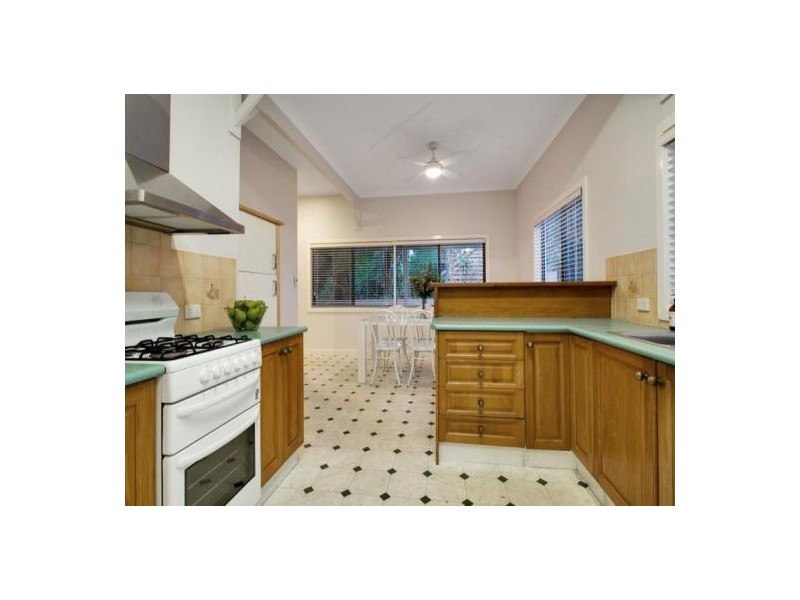25 Walter Street, Belmont NSW 2280