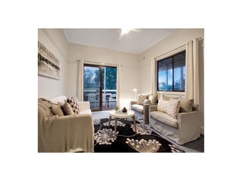 25 Walter Street, Belmont NSW 2280