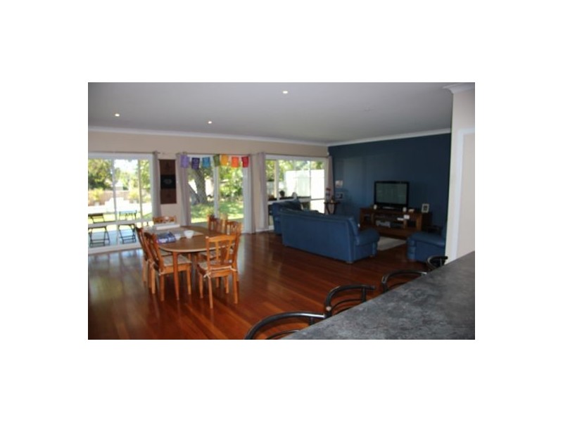 9 Reid Street, Marks Point NSW 2280