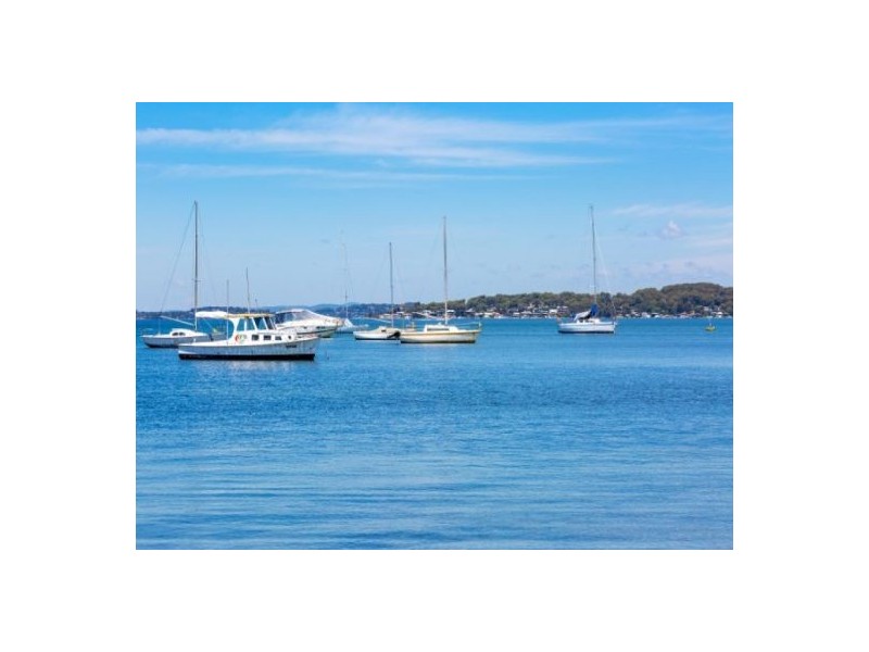 17 The Parade, Belmont NSW 2280