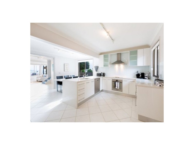 17 The Parade, Belmont NSW 2280