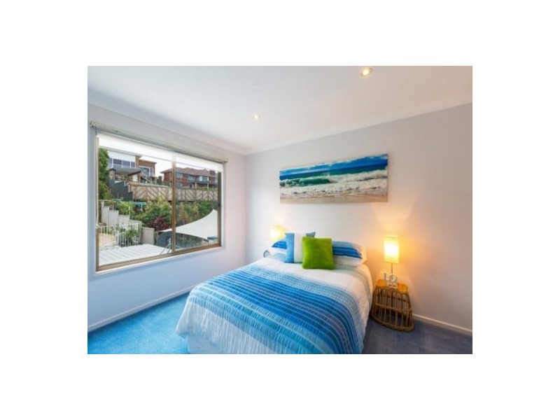 17 The Parade, Belmont NSW 2280