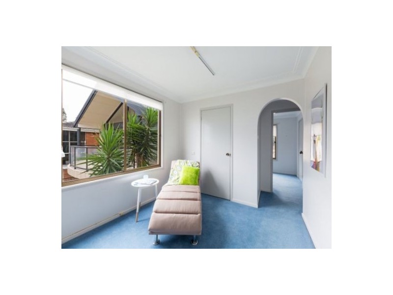 17 The Parade, Belmont NSW 2280