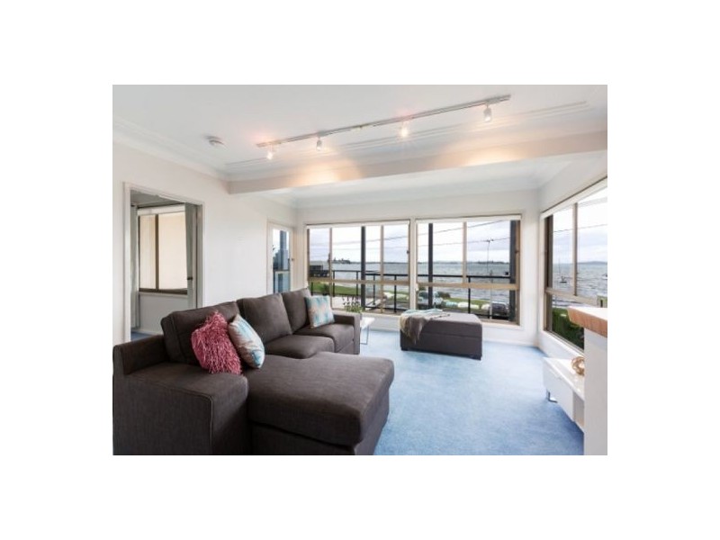 17 The Parade, Belmont NSW 2280