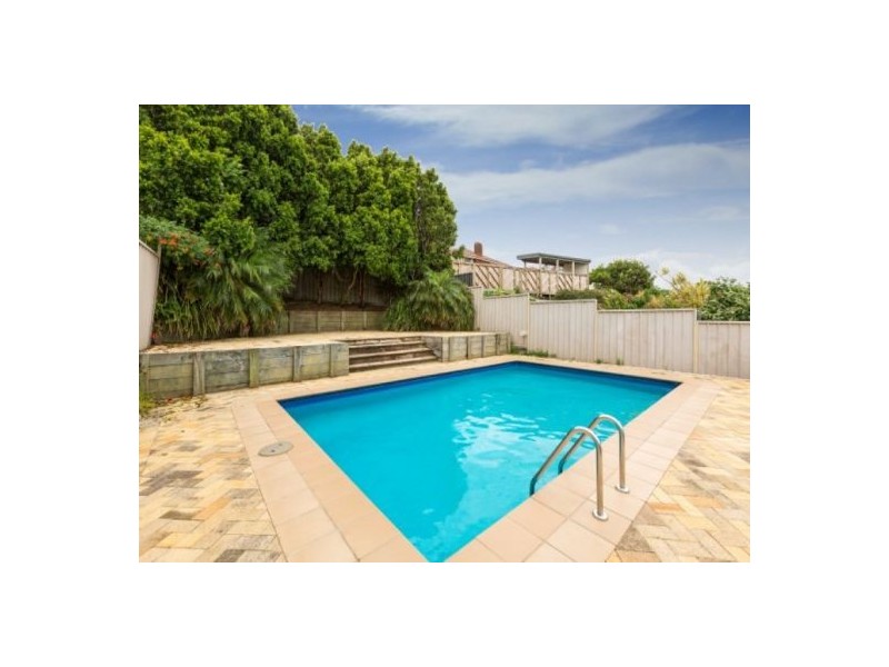 17 The Parade, Belmont NSW 2280