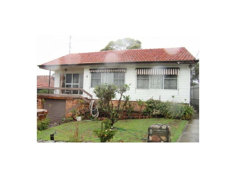 4 Macquarie Street, Belmont NSW 2280