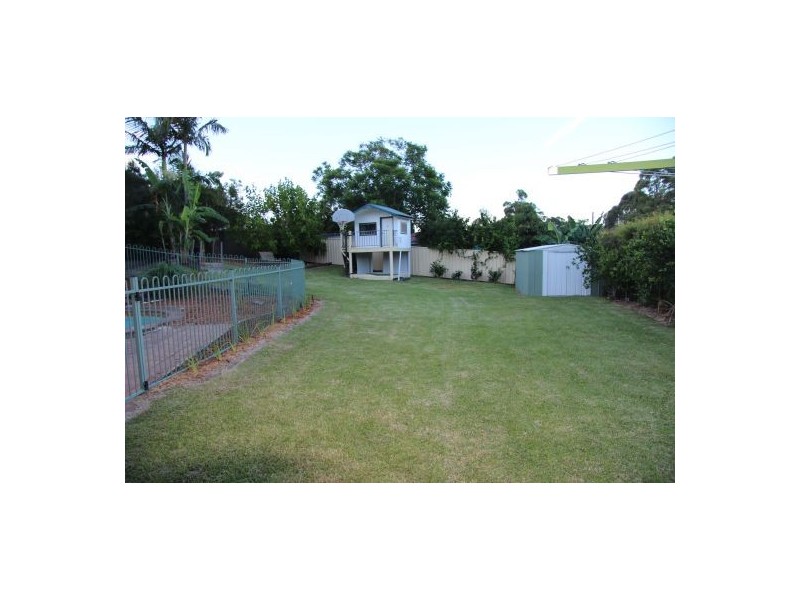 8 Lindeman Close, Eleebana NSW 2282