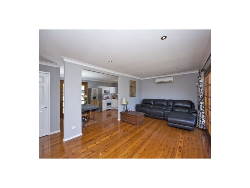 13 Wallumbi Avenue, Tingira Heights NSW 2290