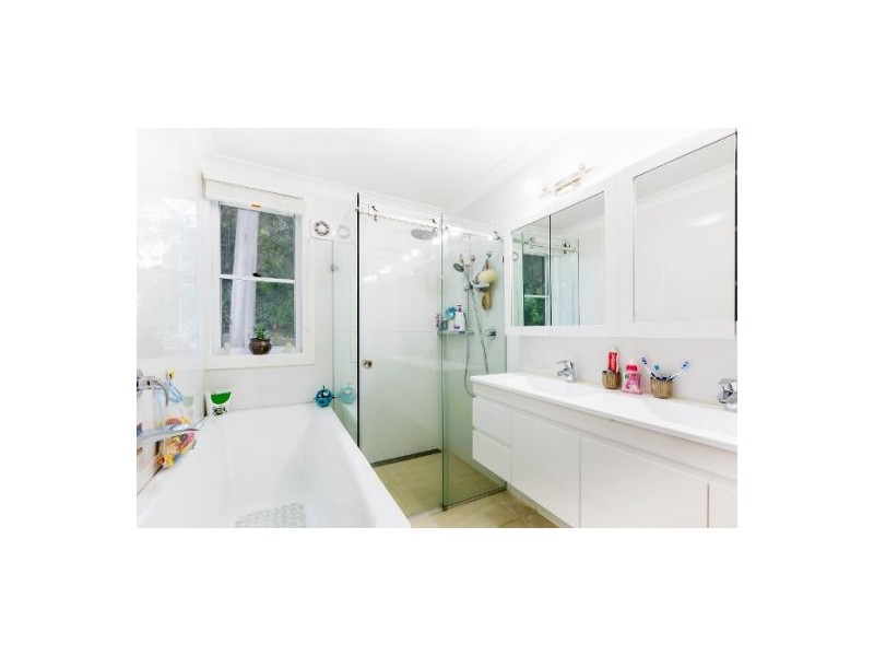 1 Harkins Street, Eleebana NSW 2282