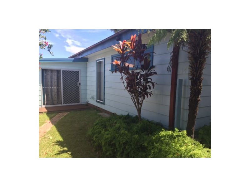 14 St John Drive, Croudace Bay NSW 2280
