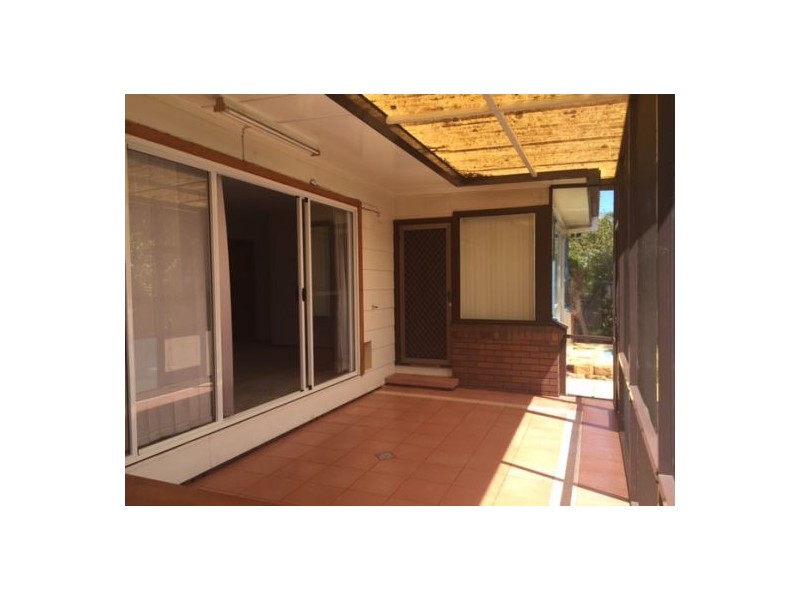 14 St John Drive, Croudace Bay NSW 2280
