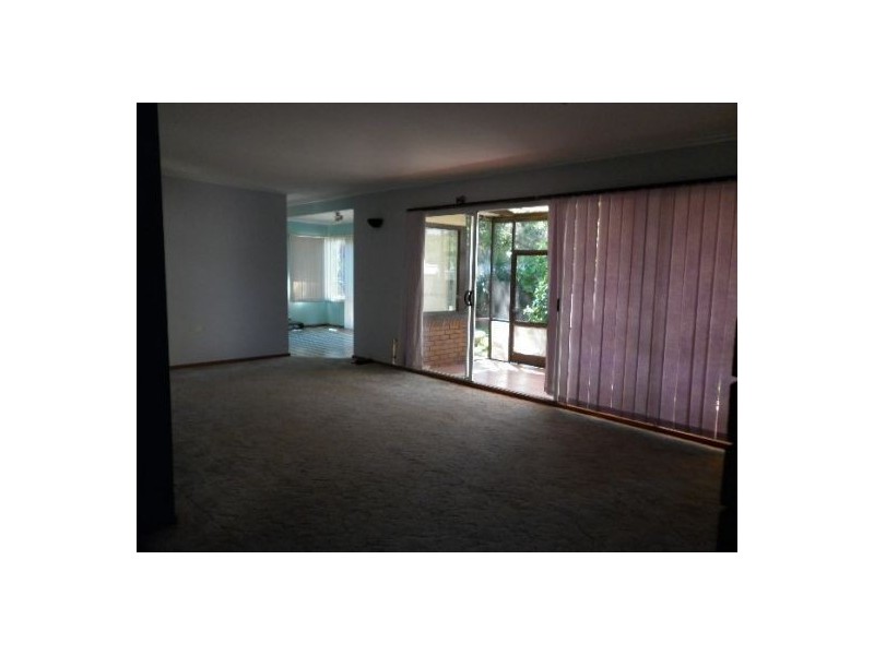 14 St John Drive, Croudace Bay NSW 2280