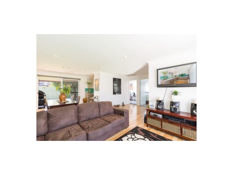 18 Bell Street, Belmont North NSW 2280