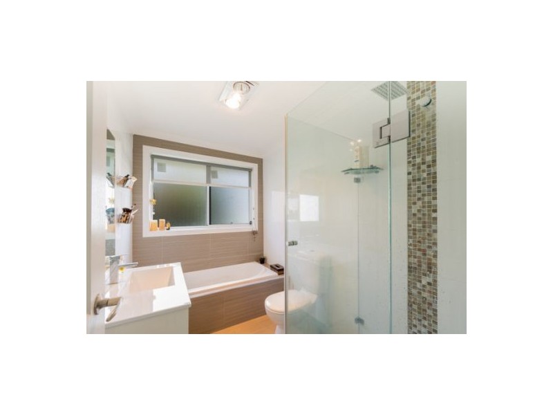 18 Bell Street, Belmont North NSW 2280