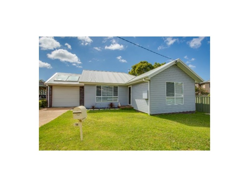 18 Bell Street, Belmont North NSW 2280