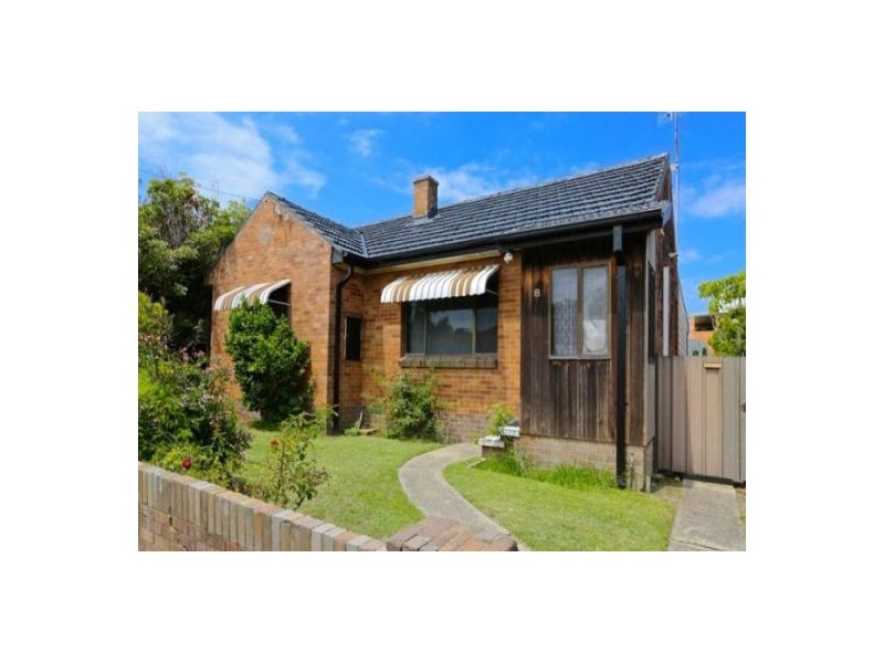 8 Woods Street, Redhead NSW 2290