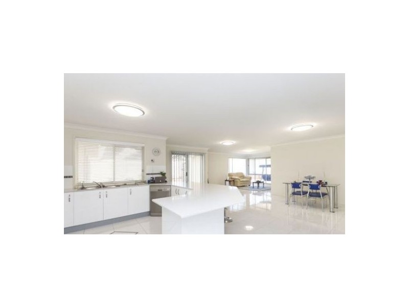 10 Foveaux Street, Cameron Park NSW 2285