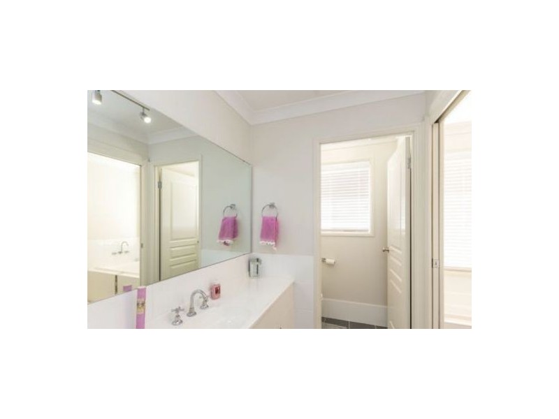 10 Foveaux Street, Cameron Park NSW 2285