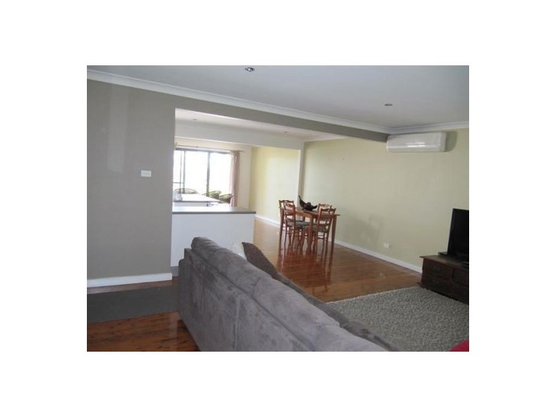 11 Barraba Street, Whitebridge NSW 2290