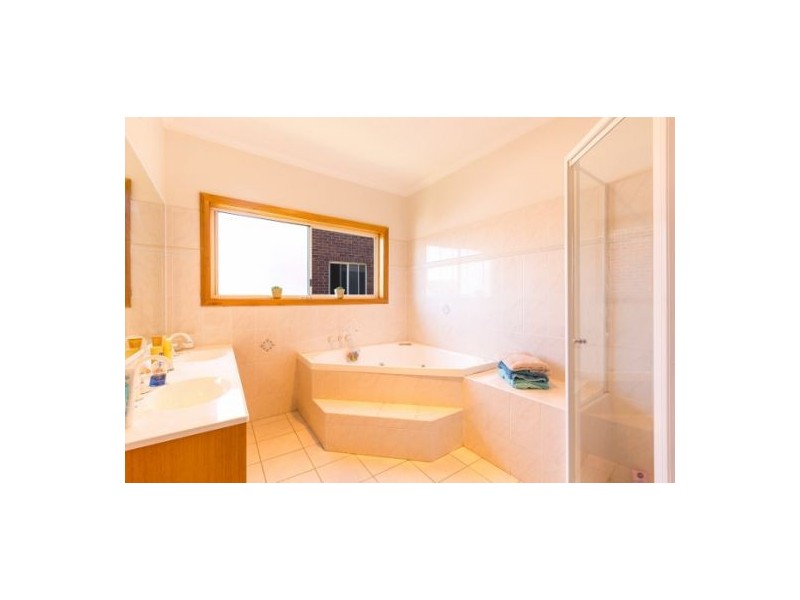 43 Camberwarra Drive, Belmont North NSW 2280