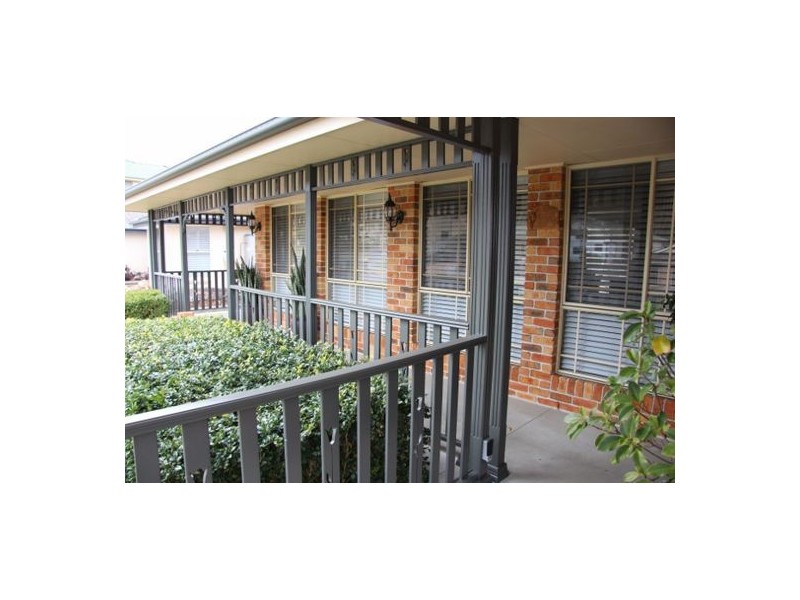 12 Agincourt Crescent, Valentine NSW 2280