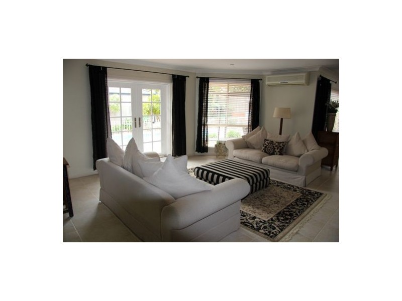 12 Agincourt Crescent, Valentine NSW 2280