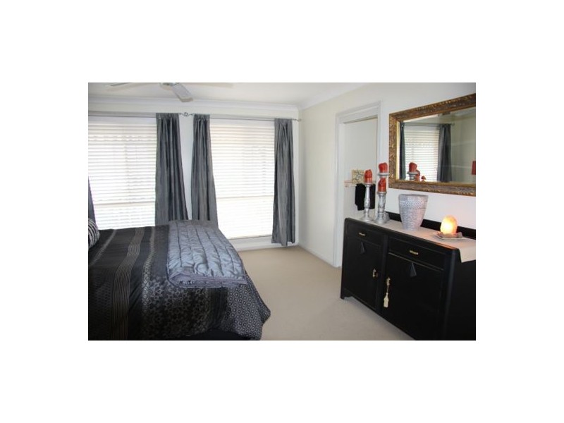 12 Agincourt Crescent, Valentine NSW 2280