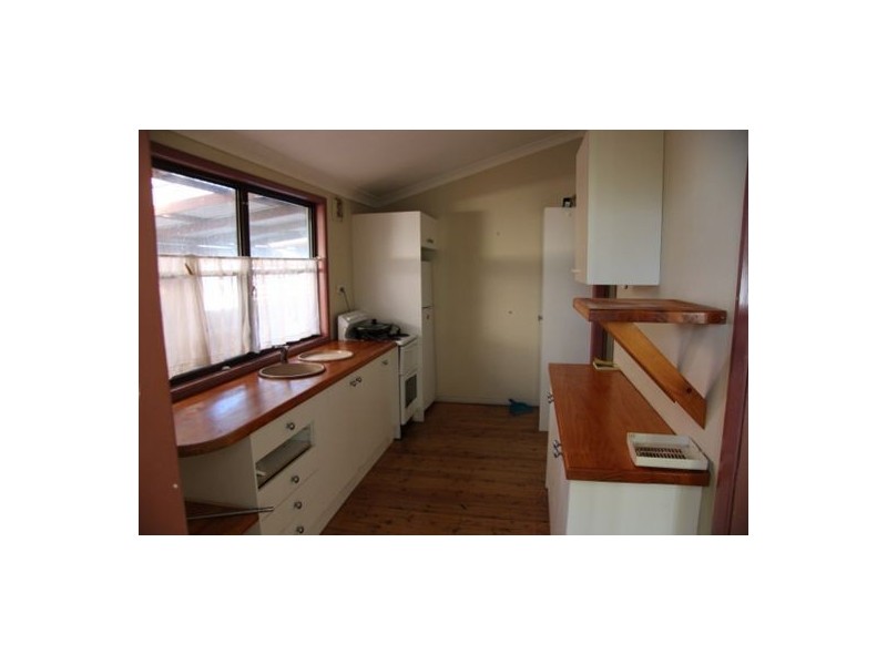 8 Maude Street, Belmont NSW 2280