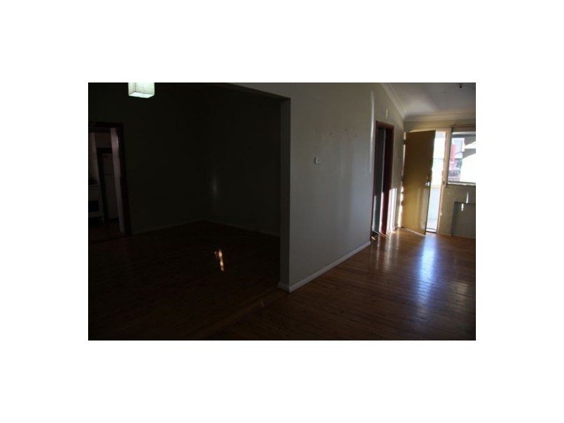 8 Maude Street, Belmont NSW 2280