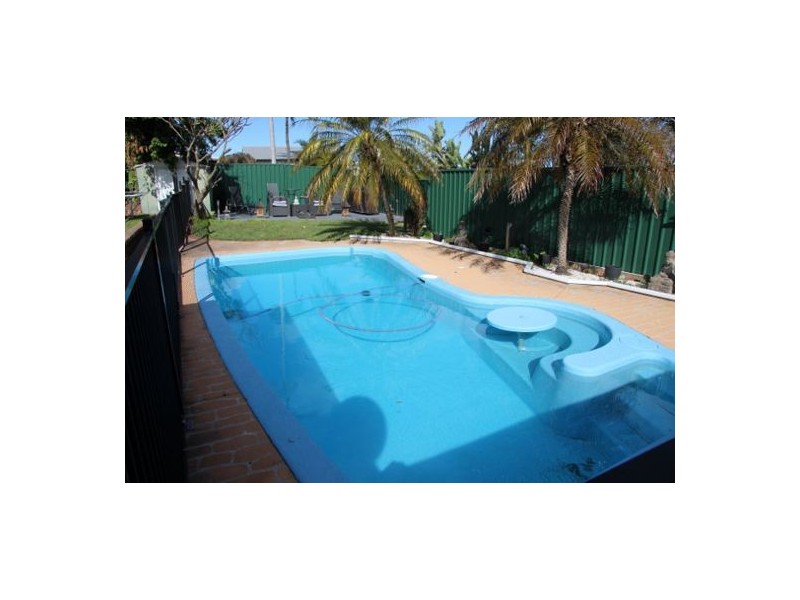 72 Old Belmont Road, Belmont North NSW 2280