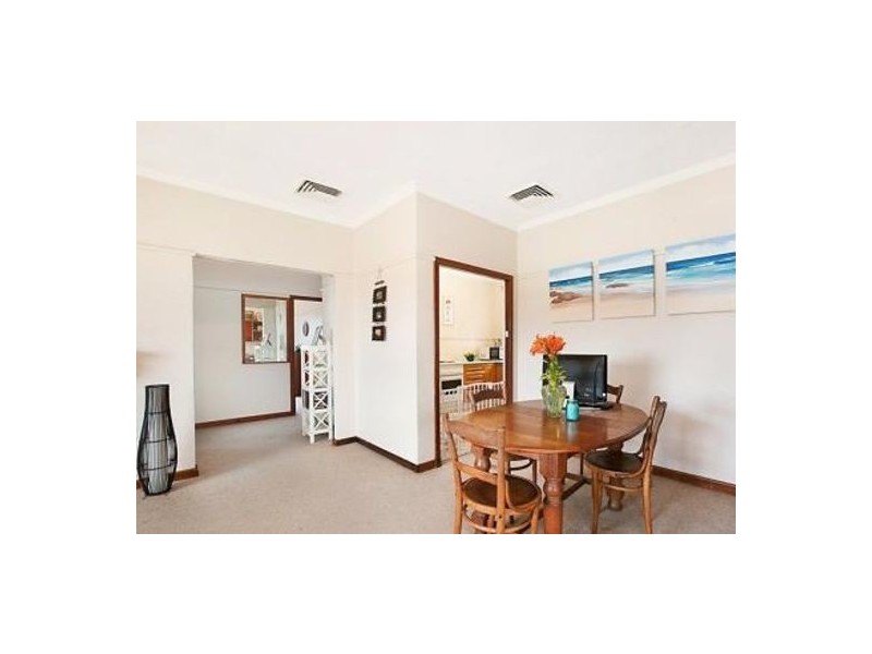 52 Hutchinson Street, Redhead NSW 2290