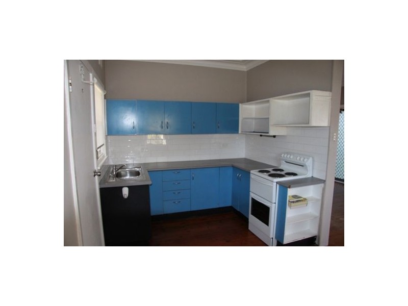6 Haddon Cres, Marks Point NSW 2280