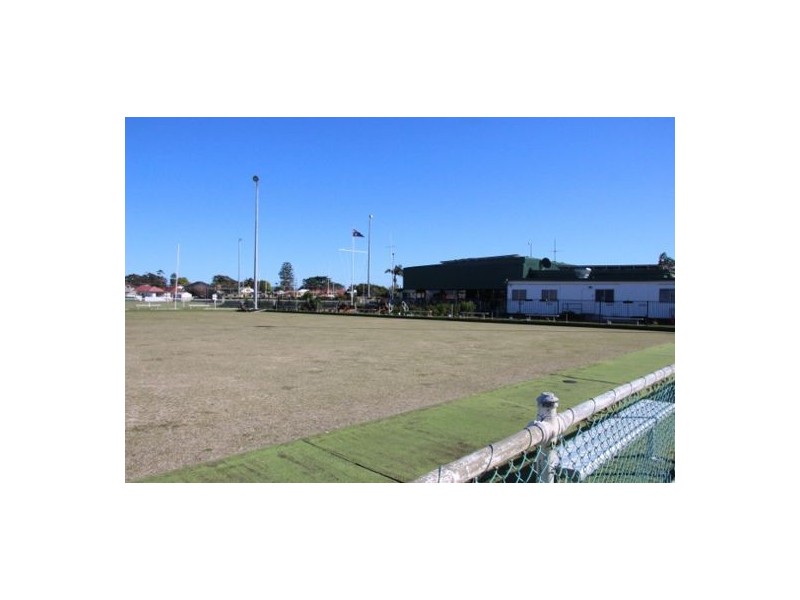 6 Haddon Cres, Marks Point NSW 2280
