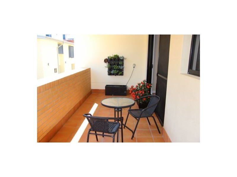 1/9 Howard Street, Warners Bay NSW 2282